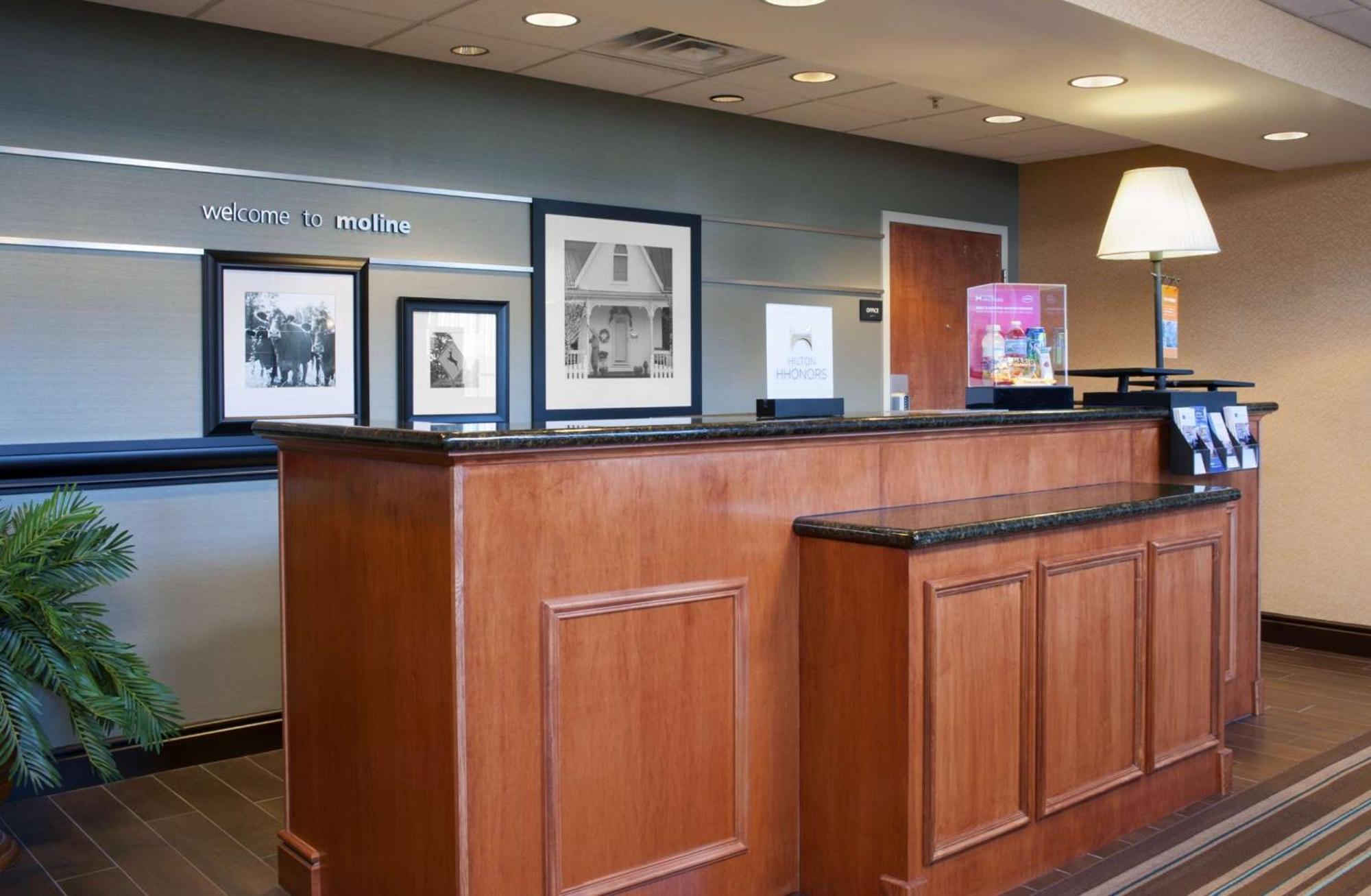 Hotel Hampton & Moline-quad Int'l Aprt 3*