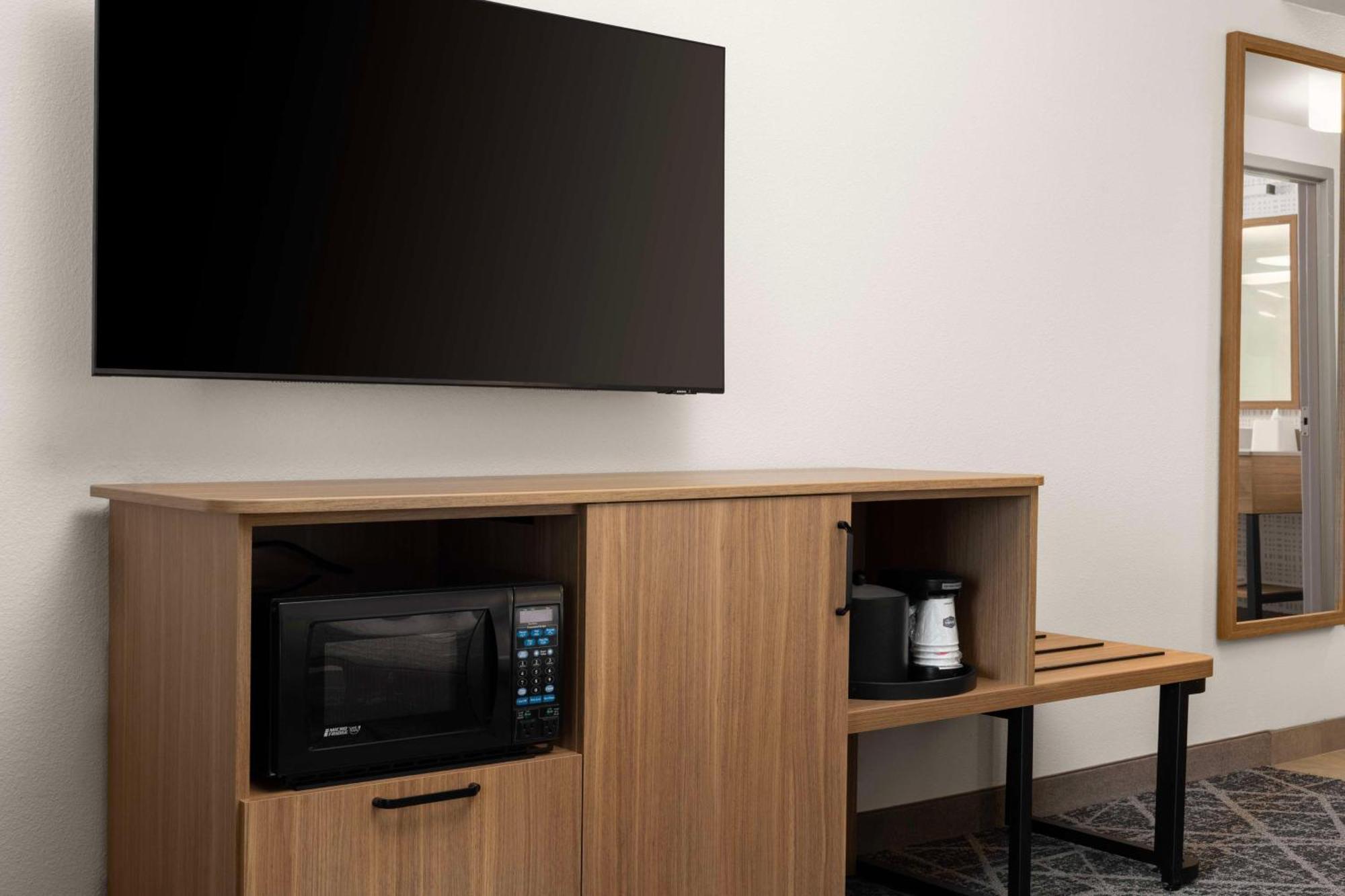 Hotel Hampton & Moline-quad Int'l Aprt 3*