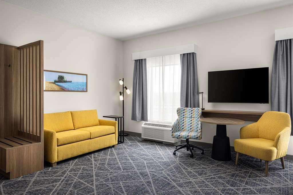Hotel Hampton & Moline-quad Int'l Aprt 3*