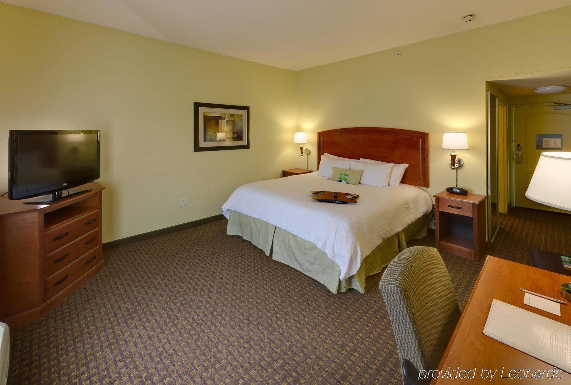 Hampton & Moline-quad Int'l Aprt 3* Moline