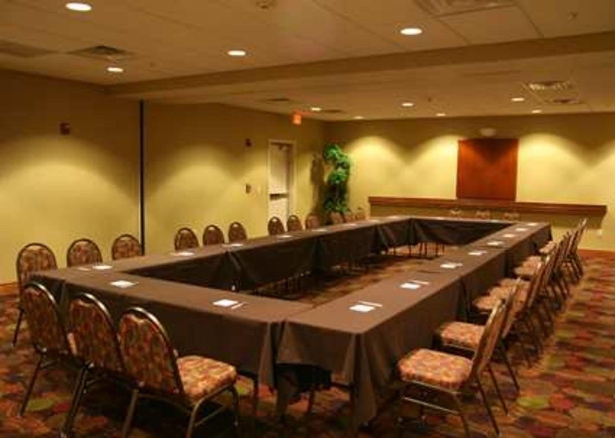 Hampton & Moline-quad Int'l Aprt Hotel Moline