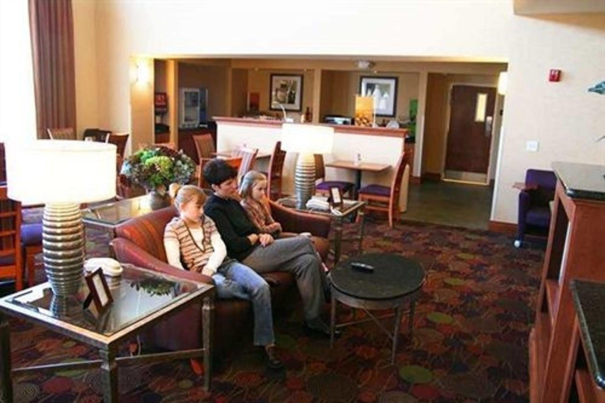 Hotel Hampton & Moline-quad Int'l Aprt 3*